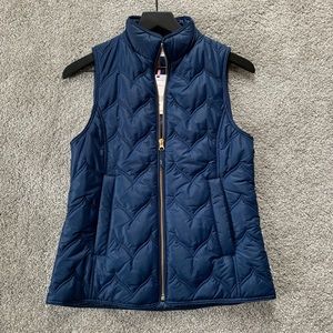 vineyard vines vest (never worn)